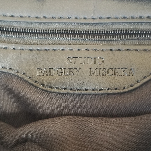 EUC Badgley mischka No Callouts. Like Brand New. Vegan Leather - Picture 10 of 10